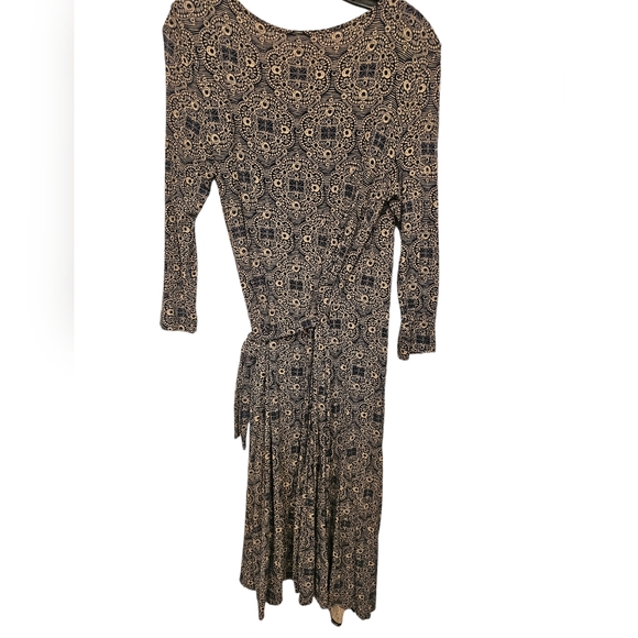 BCBGMaxAzria Dresses & Skirts - NWT BCBG Maxazria Size Medium Jersey Knit Wrap Dress